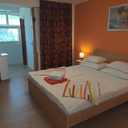 Studio Apartments Maslinik Krk Town Exterior photo
