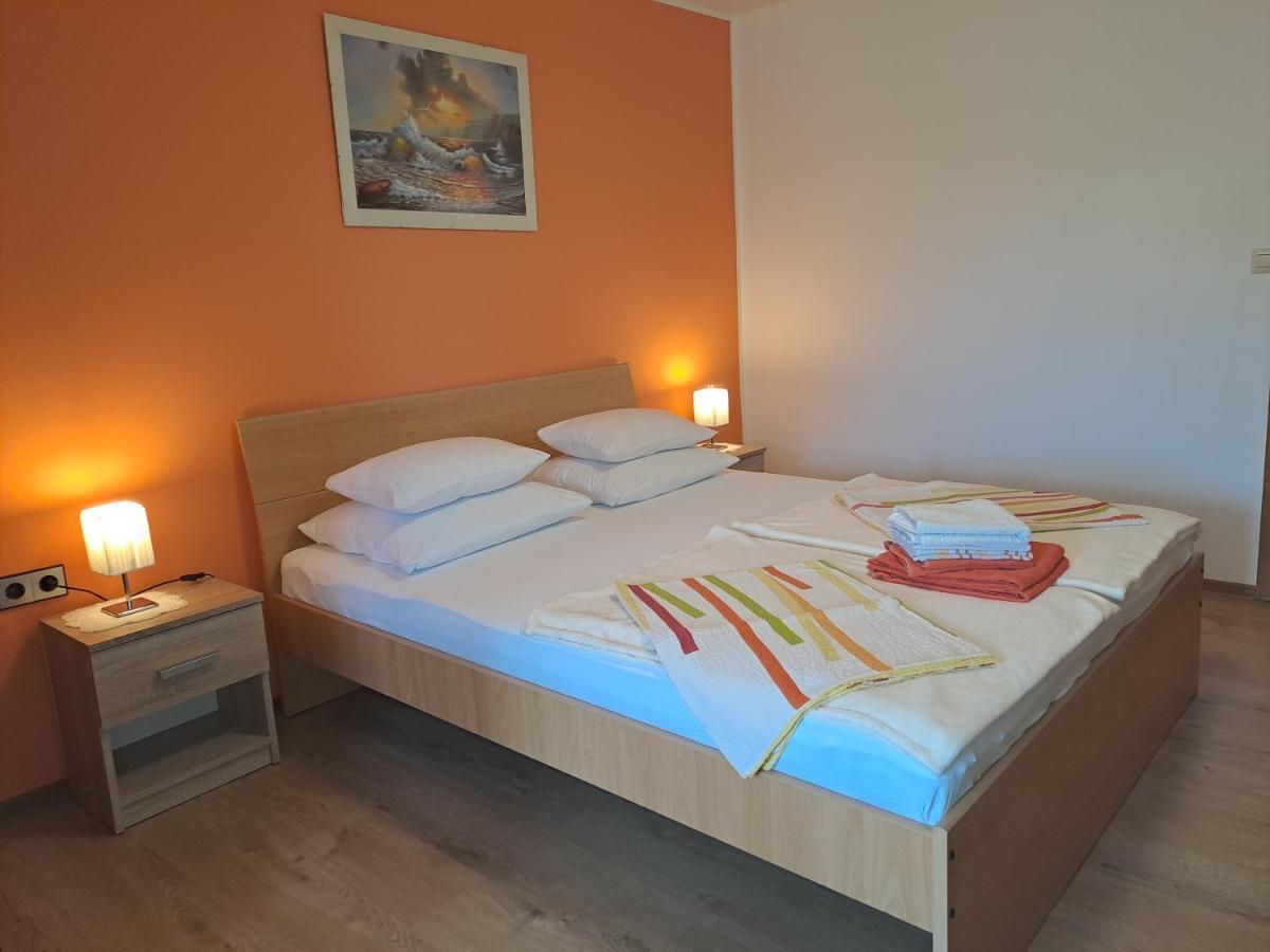 Studio Apartments Maslinik Krk Town Exterior photo