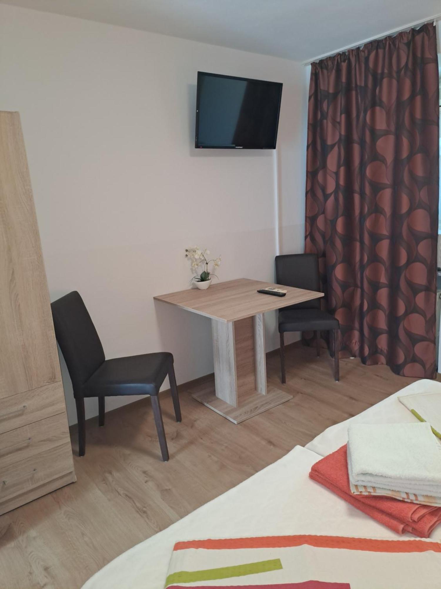 Studio Apartments Maslinik Krk Town Exterior photo
