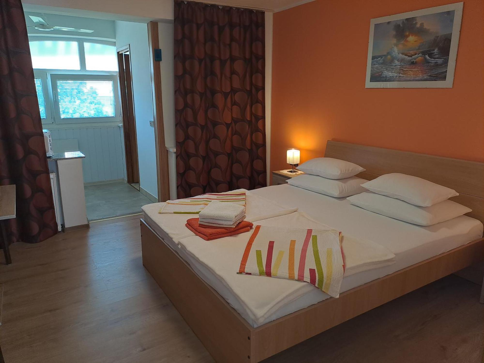 Studio Apartments Maslinik Krk Town Exterior photo