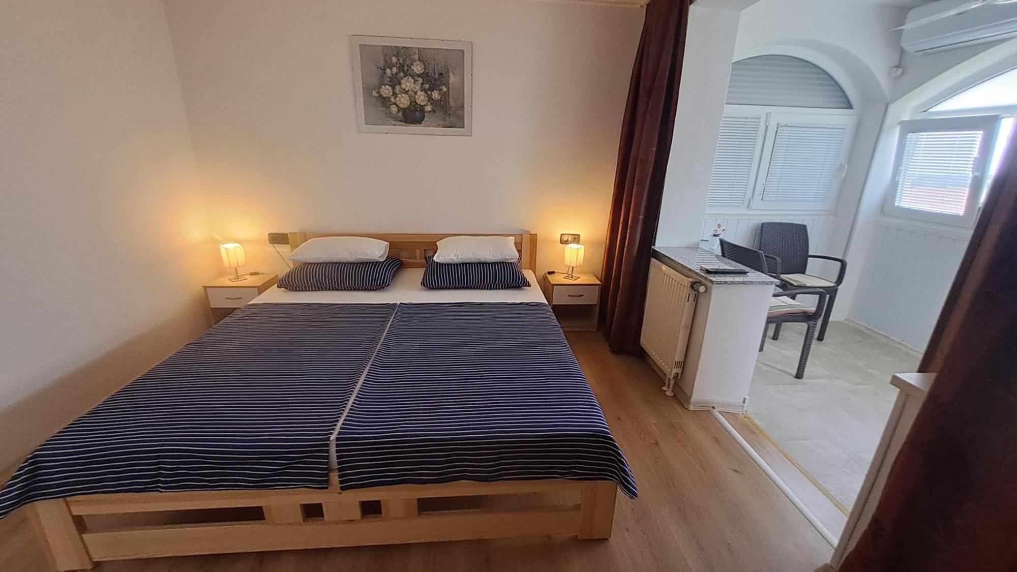 Studio Apartments Maslinik Krk Town Exterior photo